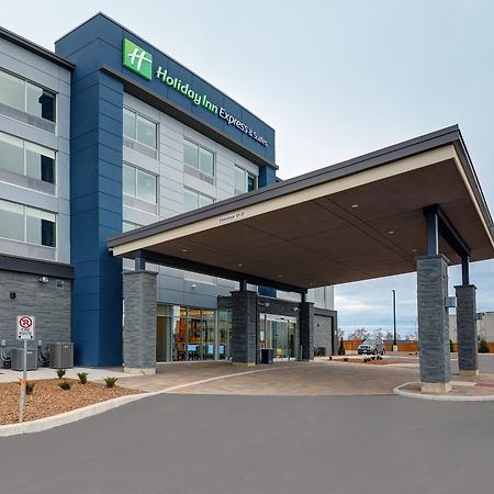 Holiday Inn Express & Suites - Порт-Елґін Екстер'єр фото