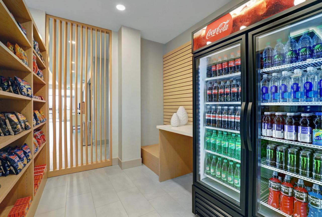 Holiday Inn Express & Suites - Порт-Елґін Екстер'єр фото