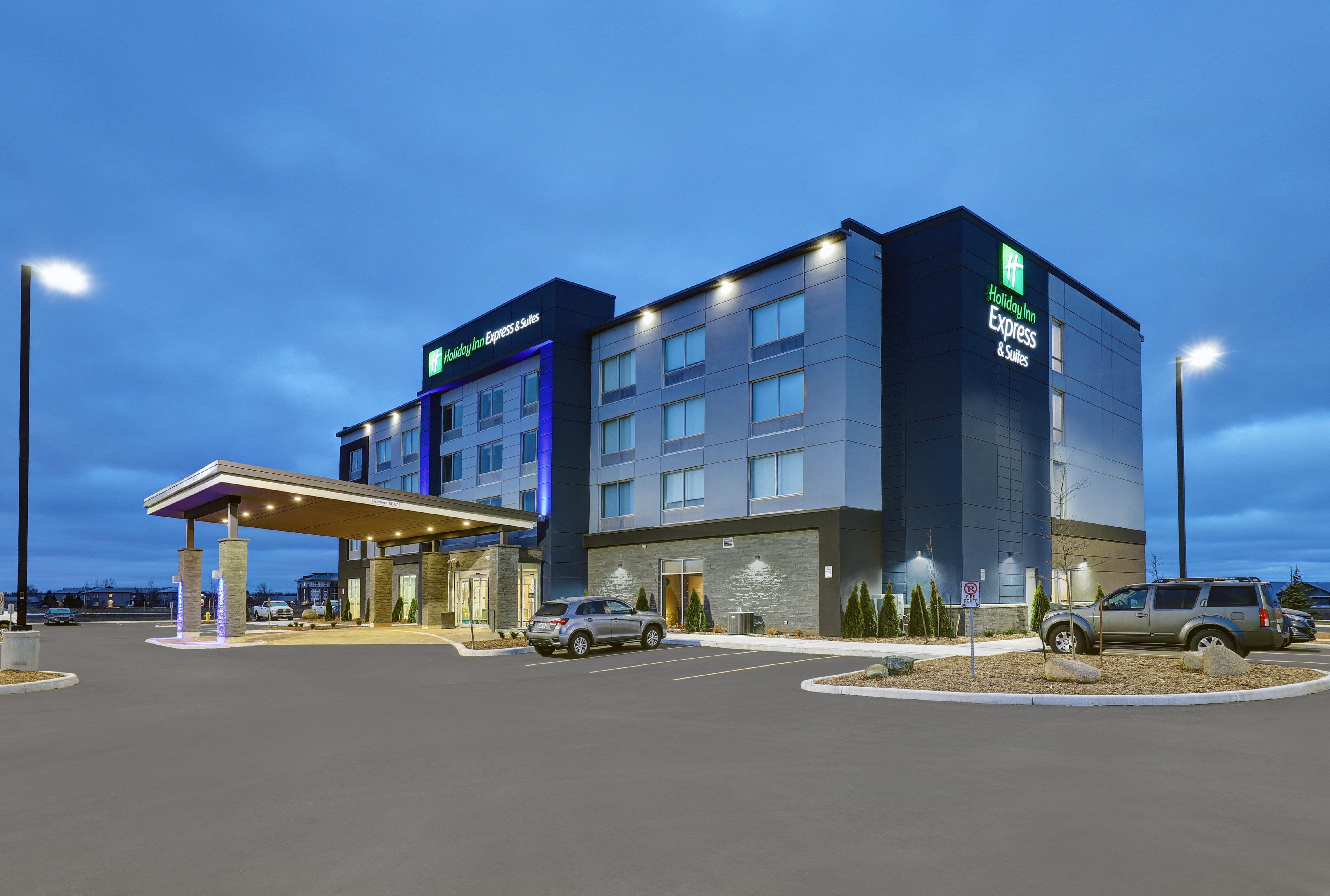 Holiday Inn Express & Suites - Порт-Елґін Екстер'єр фото