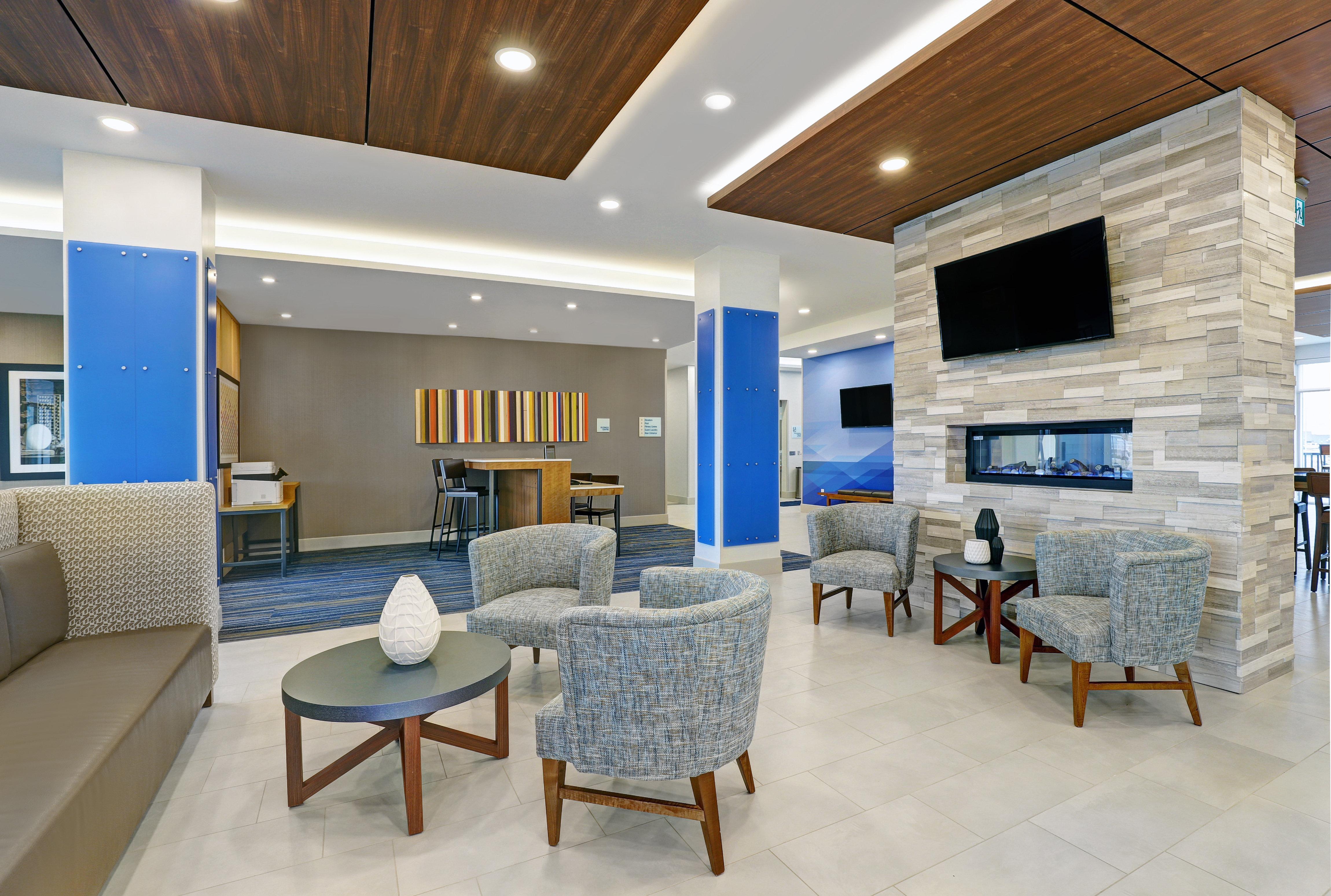 Holiday Inn Express & Suites - Порт-Елґін Екстер'єр фото