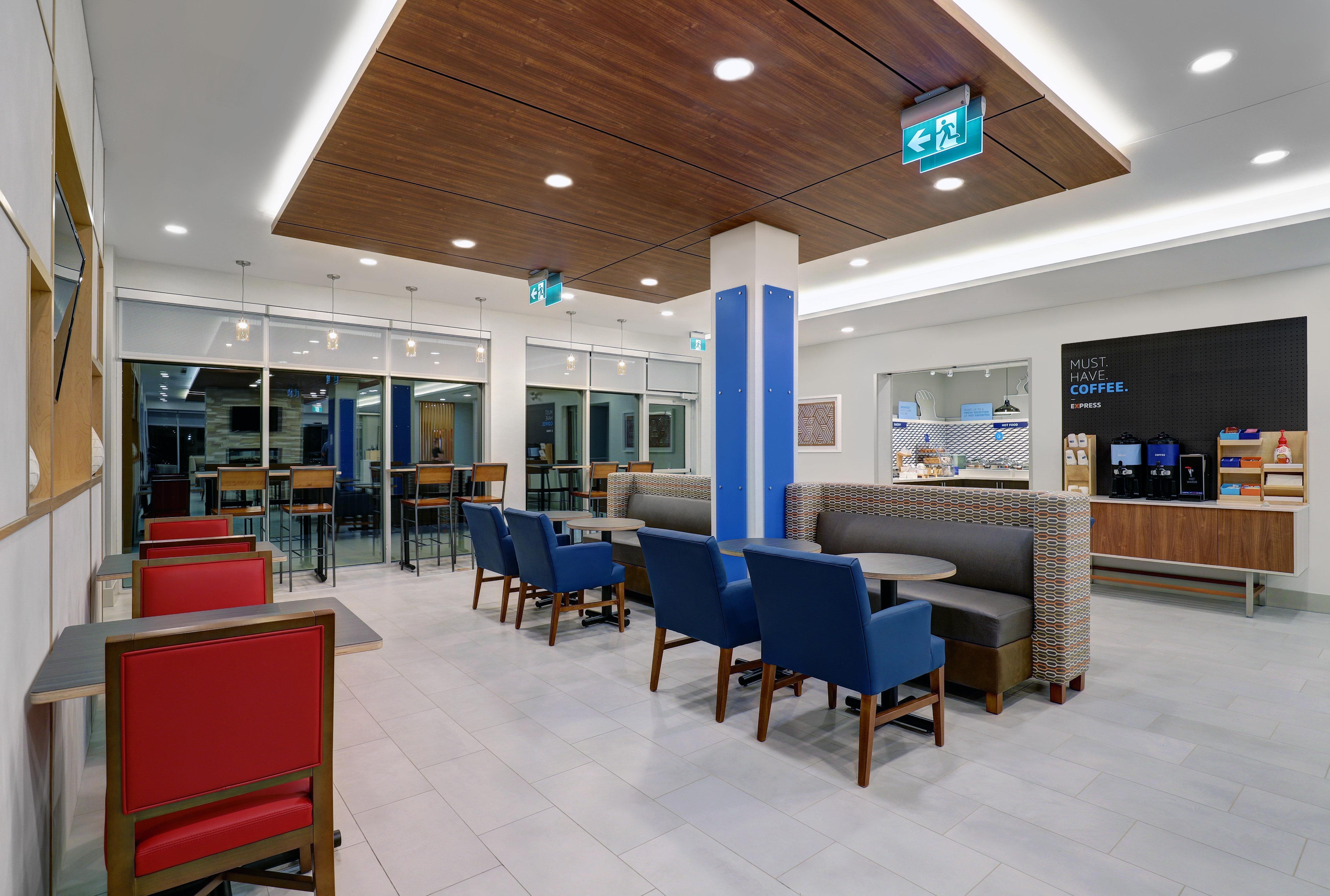 Holiday Inn Express & Suites - Порт-Елґін Екстер'єр фото
