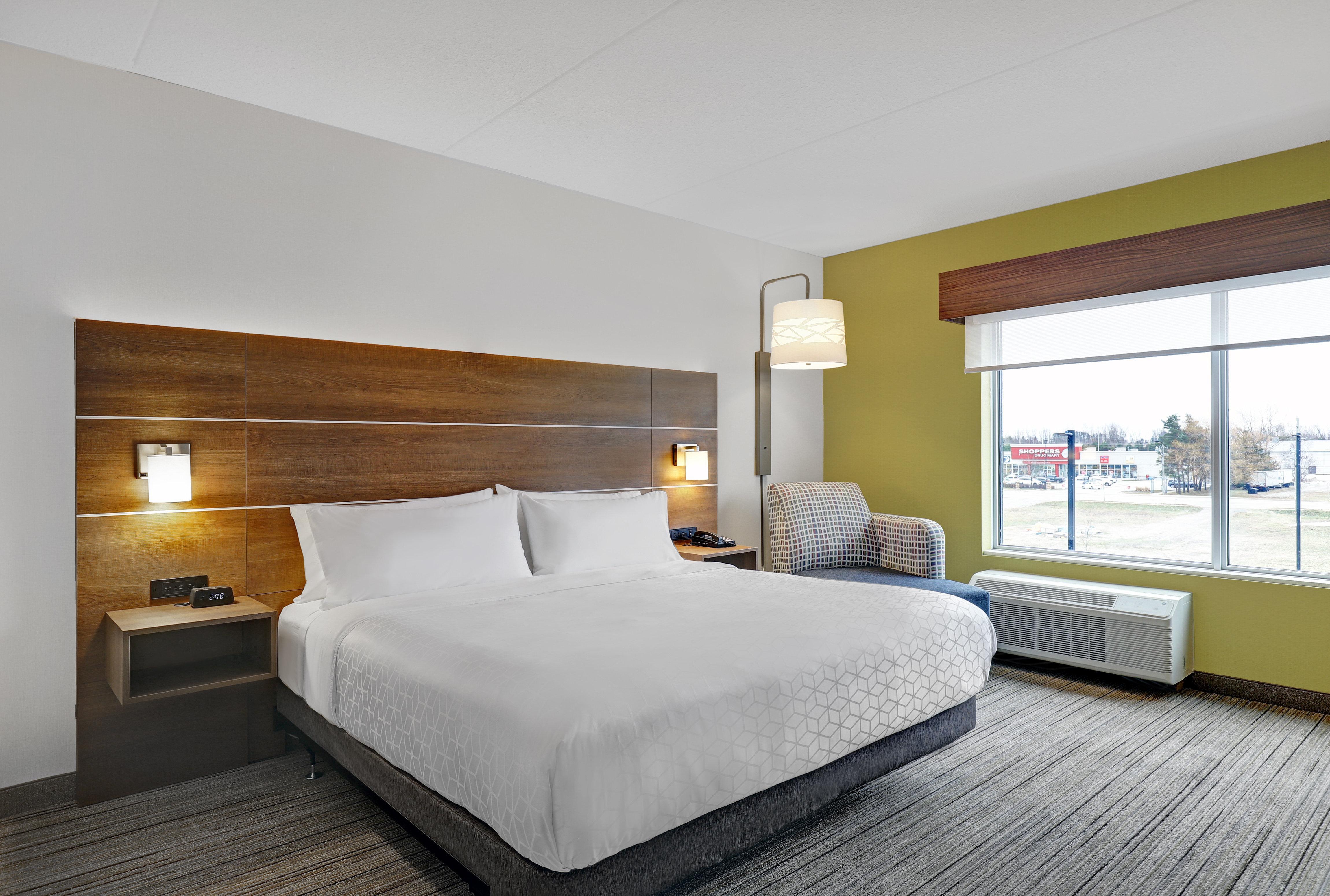 Holiday Inn Express & Suites - Порт-Елґін Екстер'єр фото